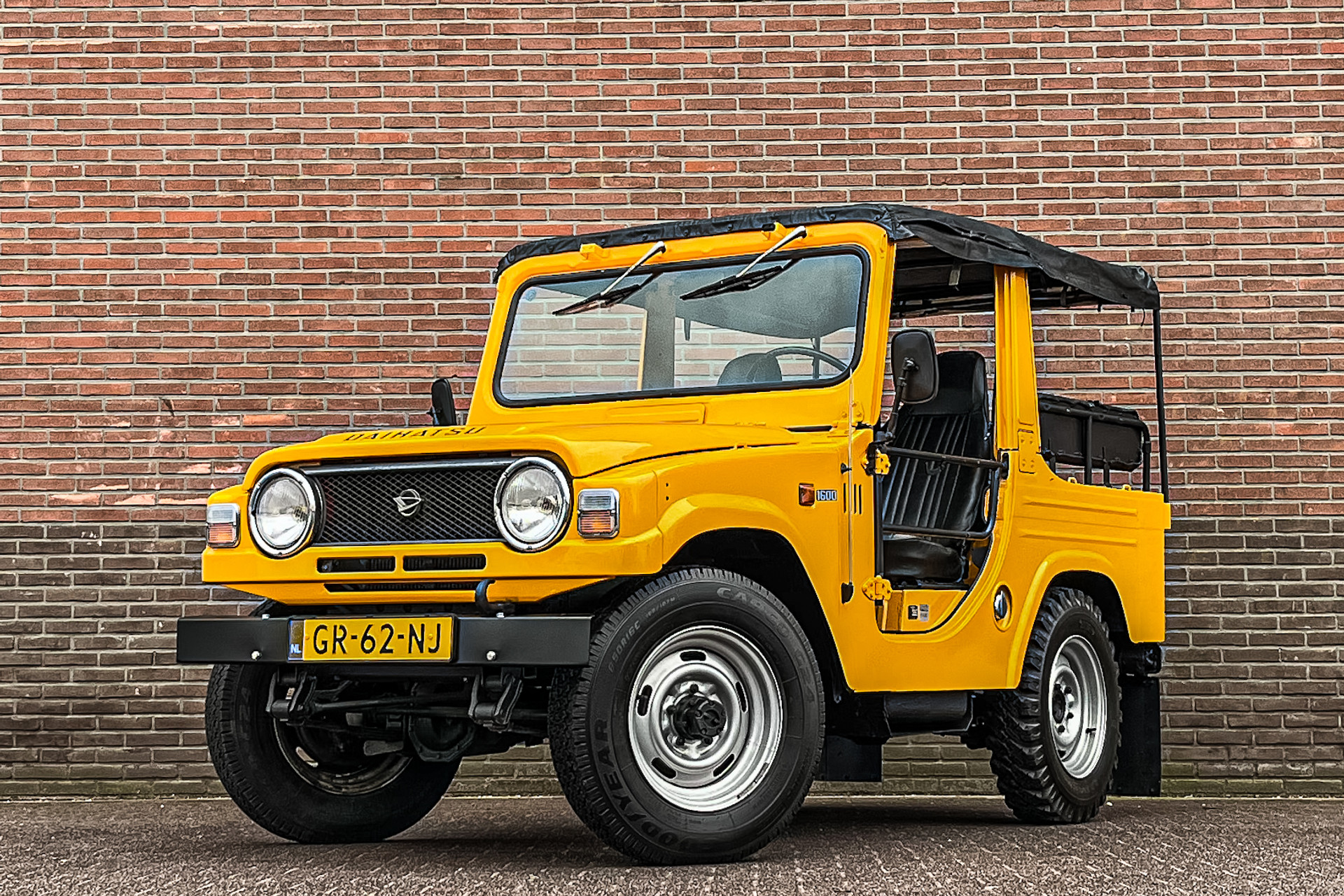 44325445-5.jpg