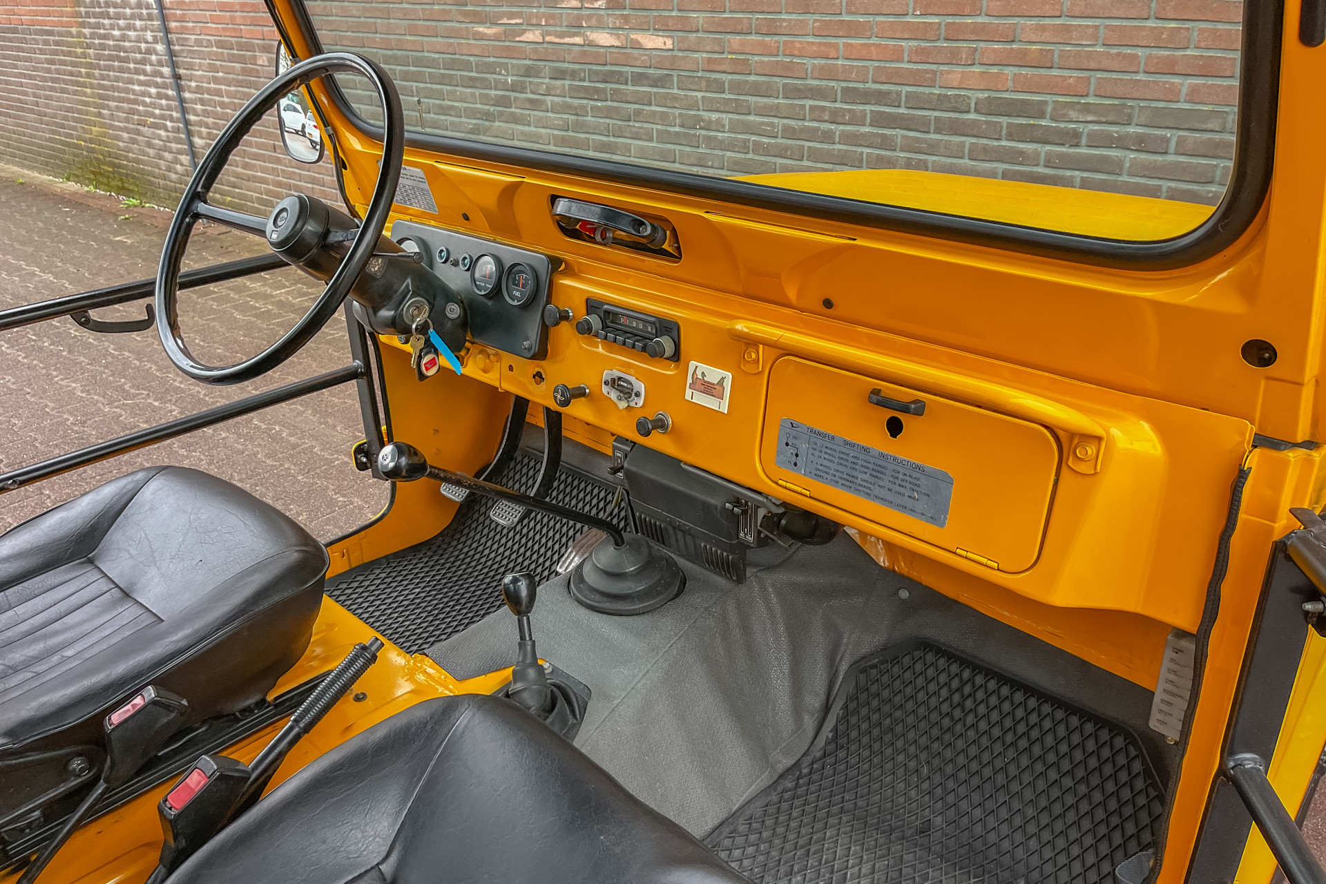 37784532-11.jpg