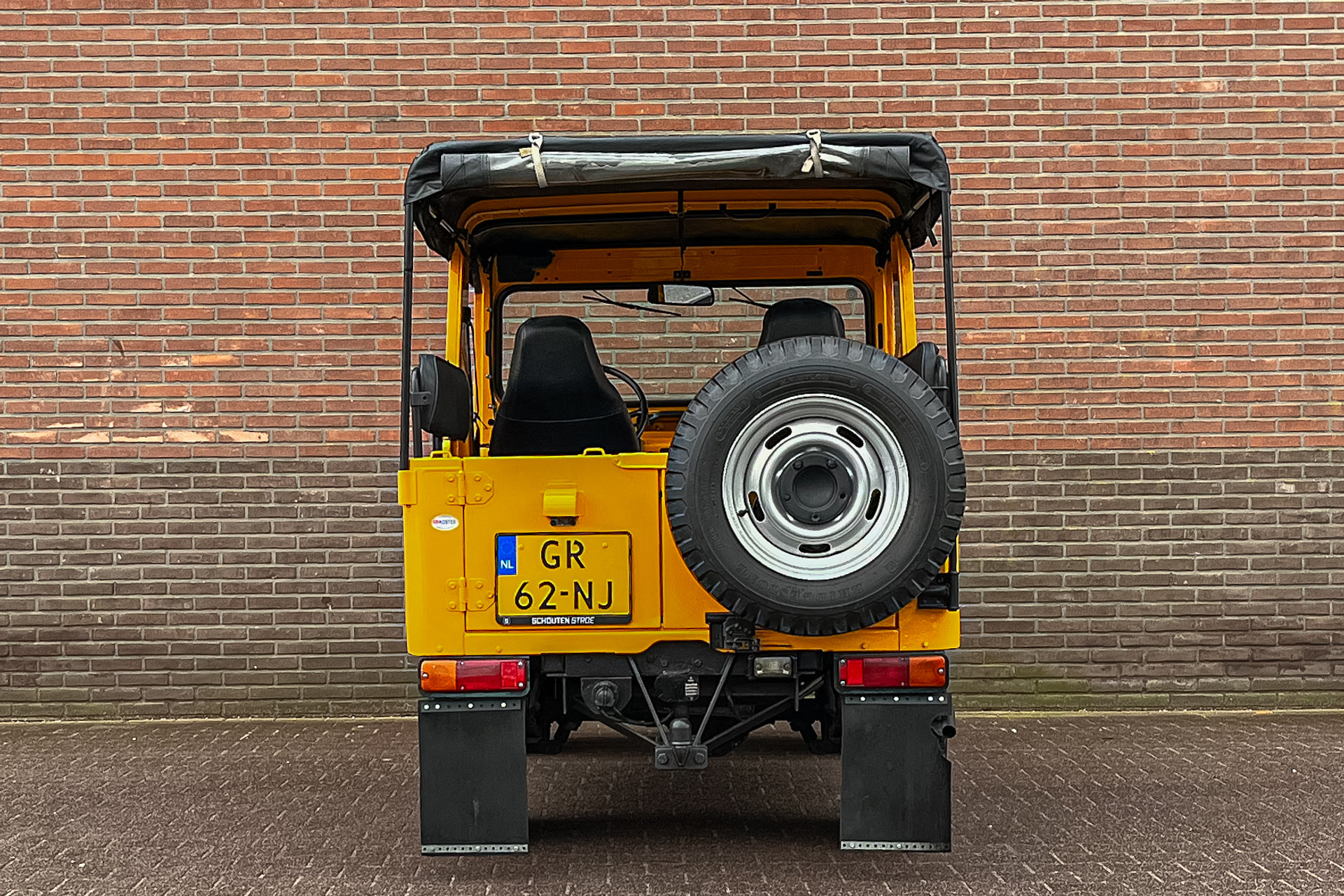 37784532-16.jpg