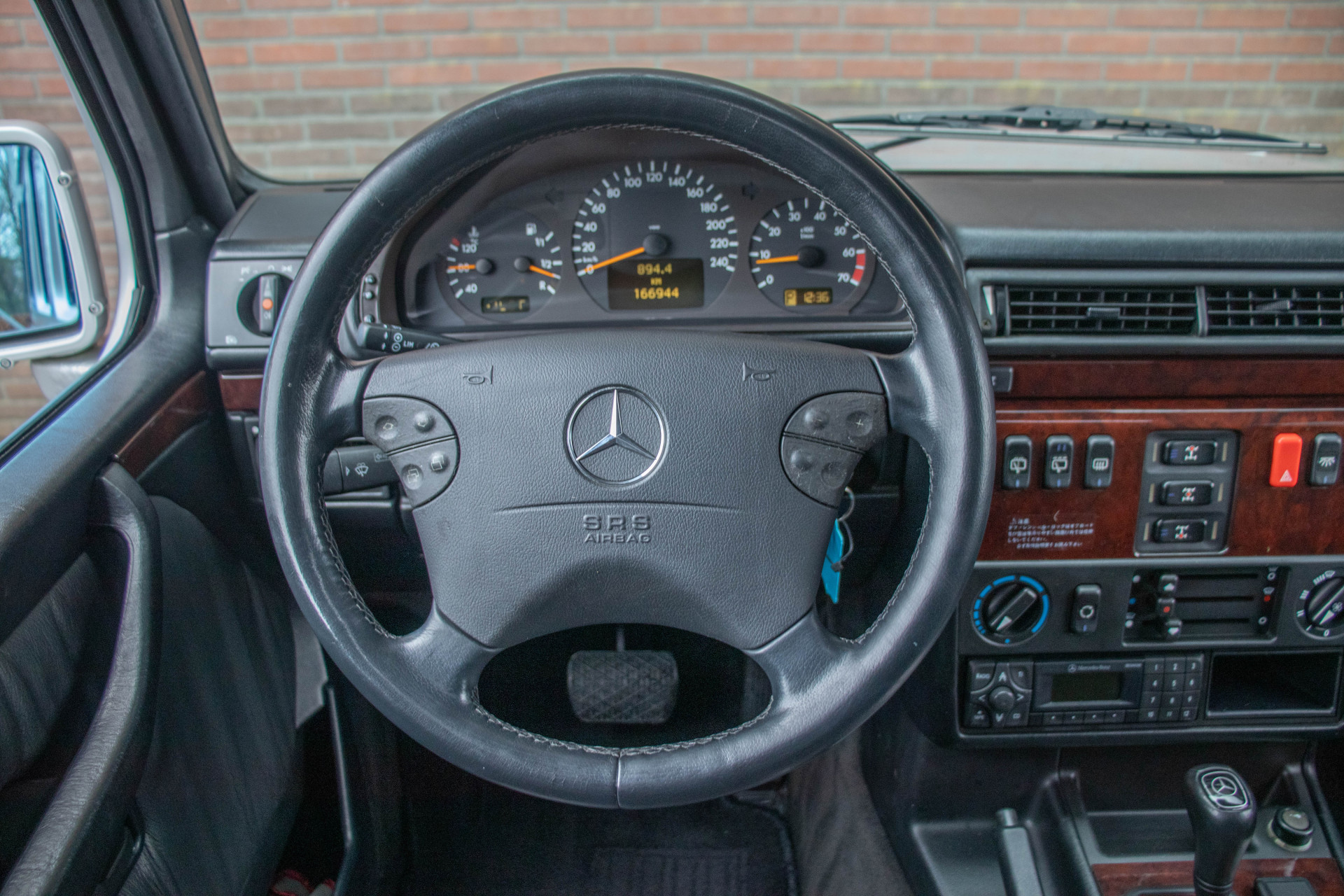 42695815-12.jpg