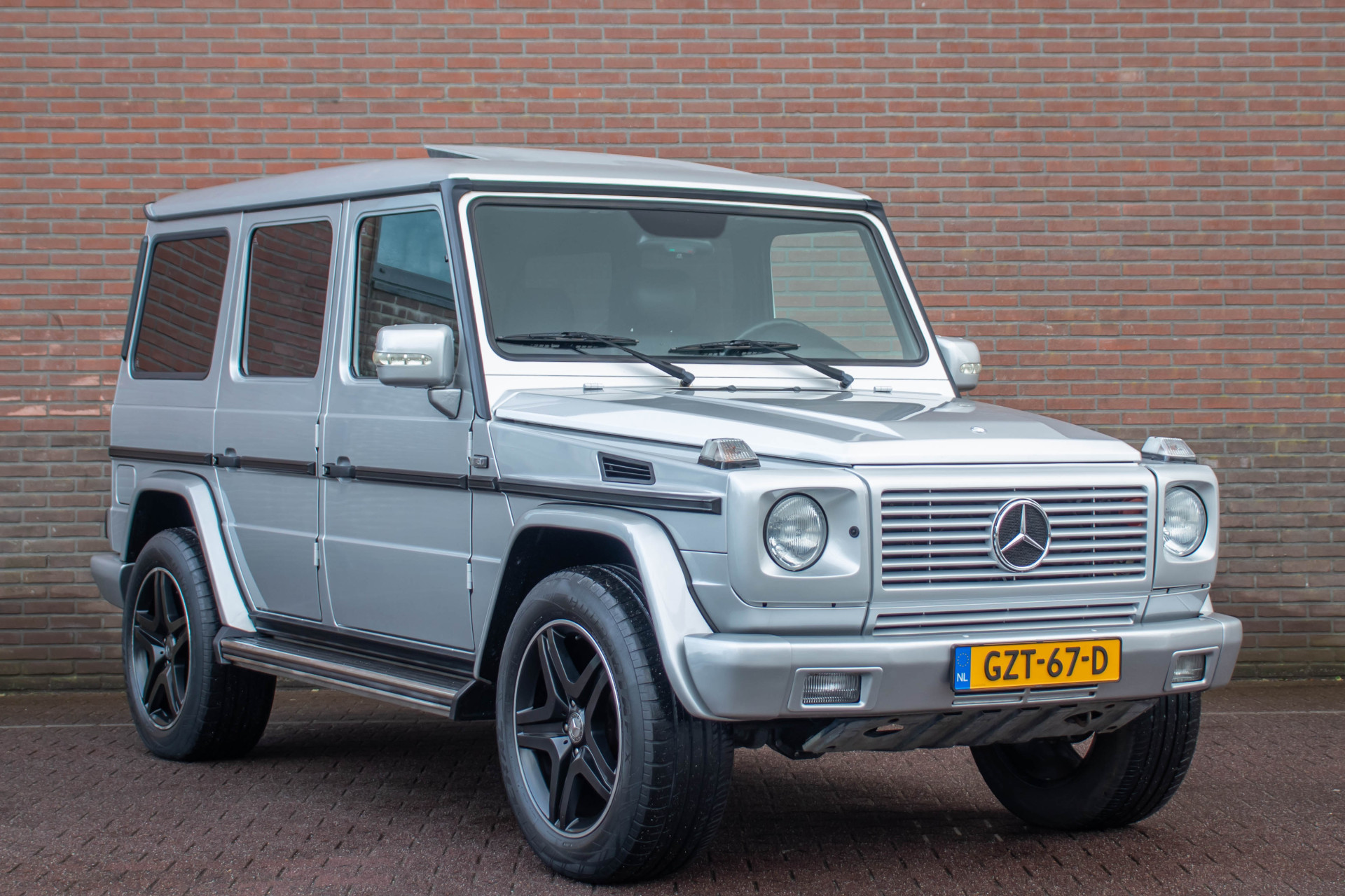 42695815-6.jpg