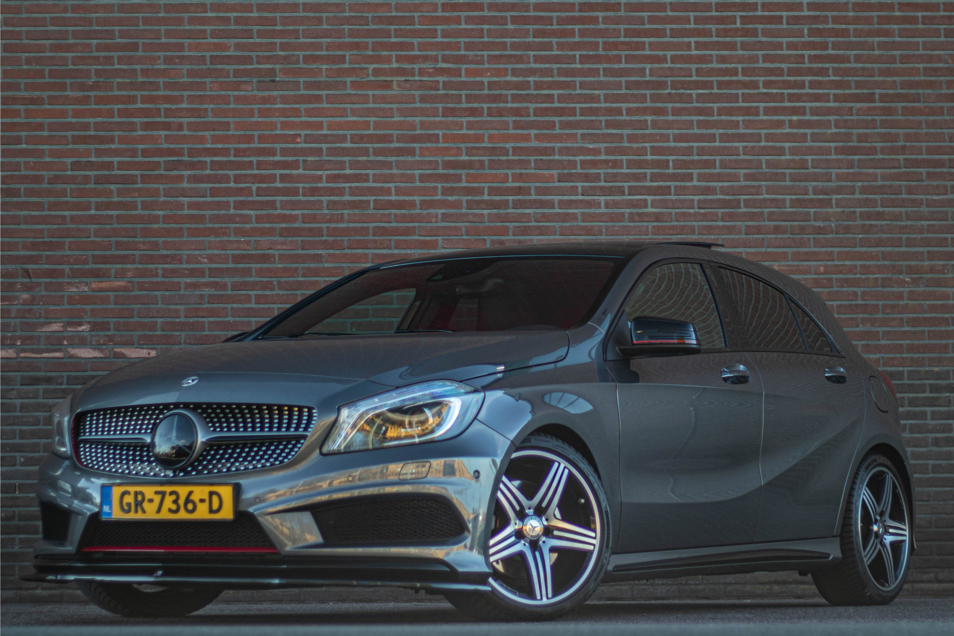 44325445-5.jpg