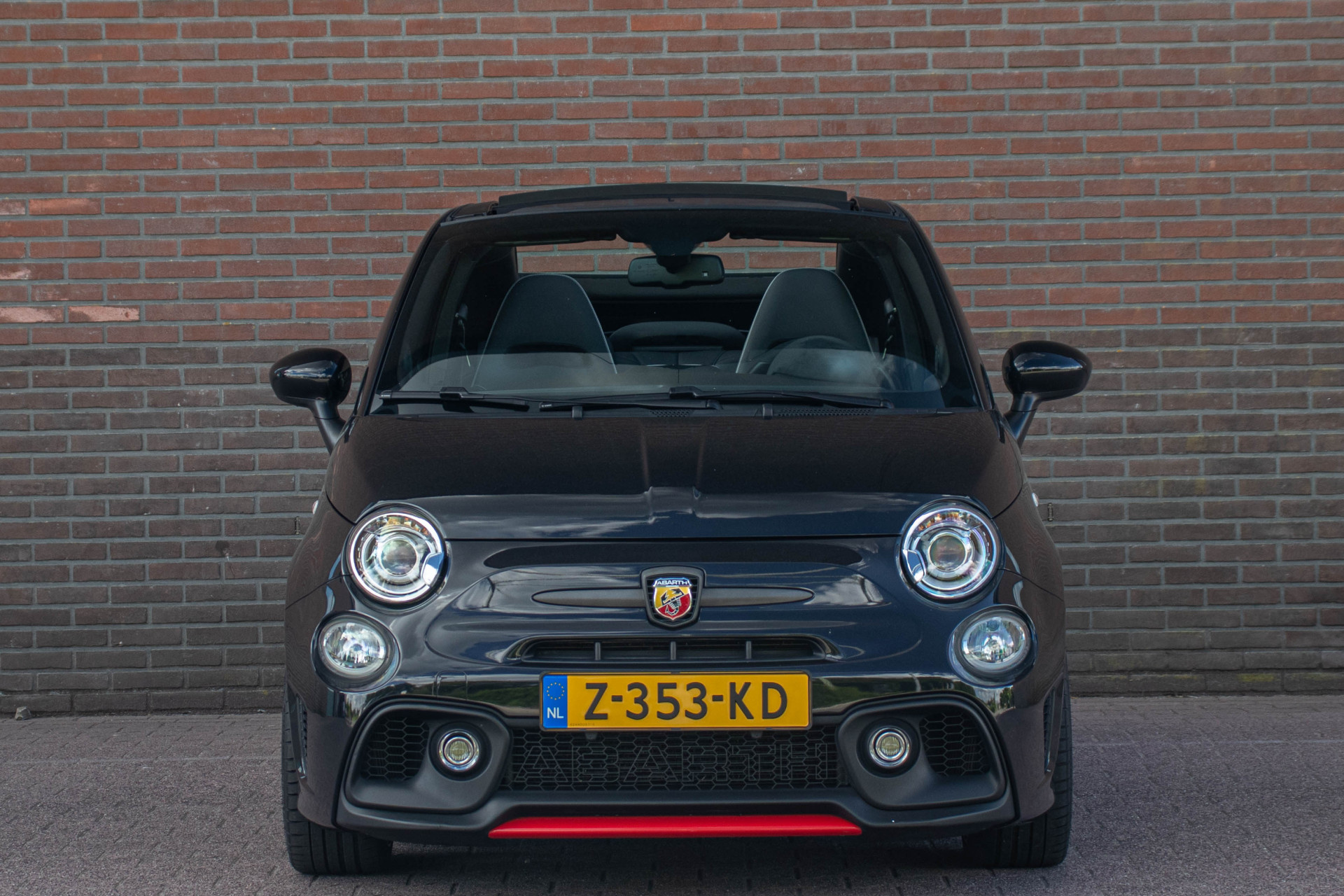 44808883-6.jpg