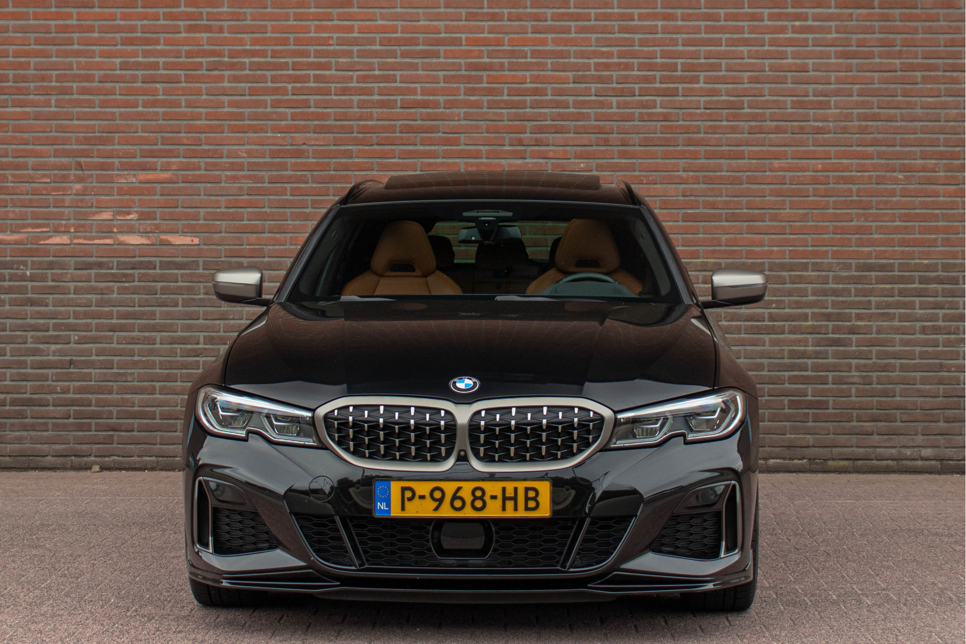 46022580-6.jpg