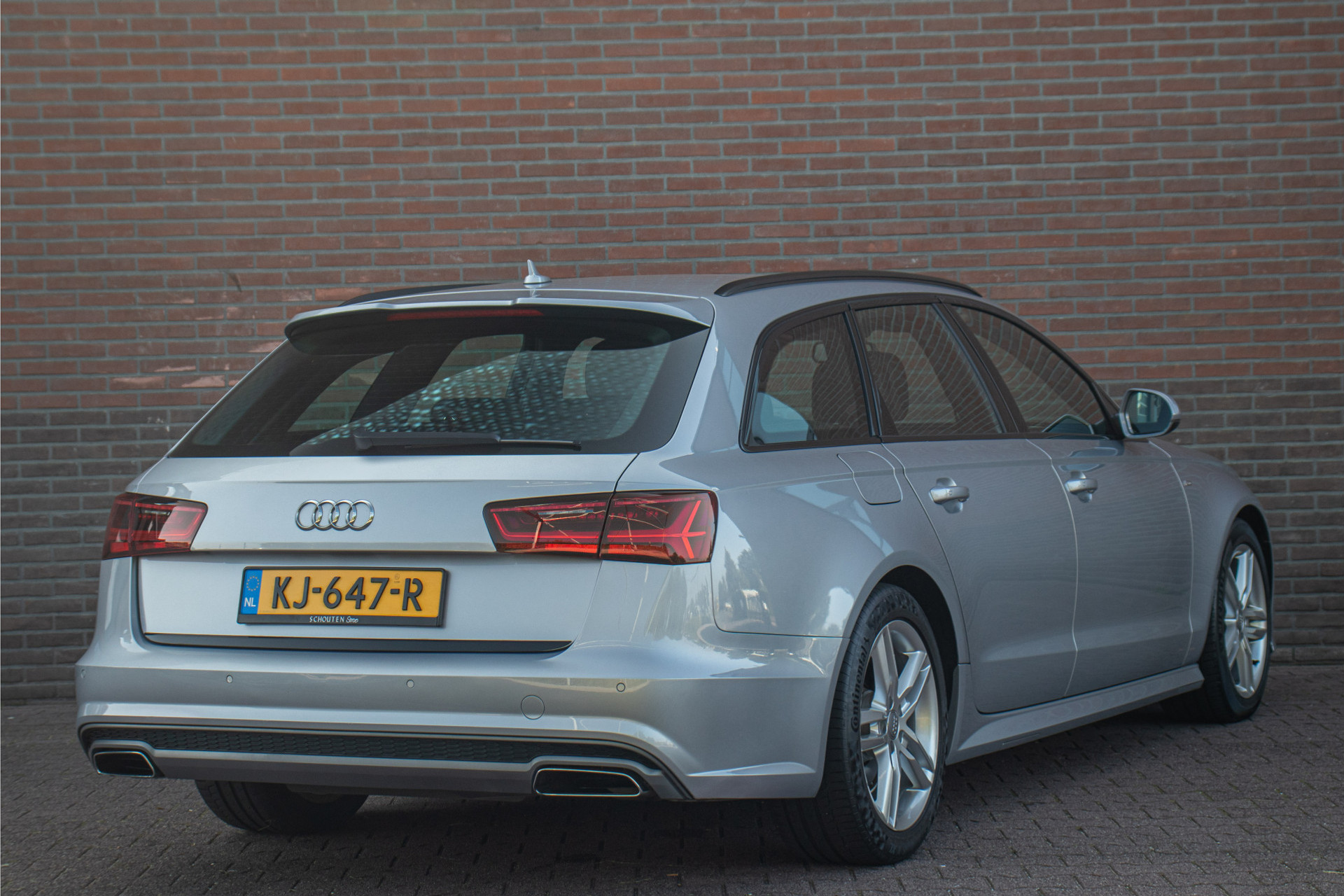 46414696-10.jpg