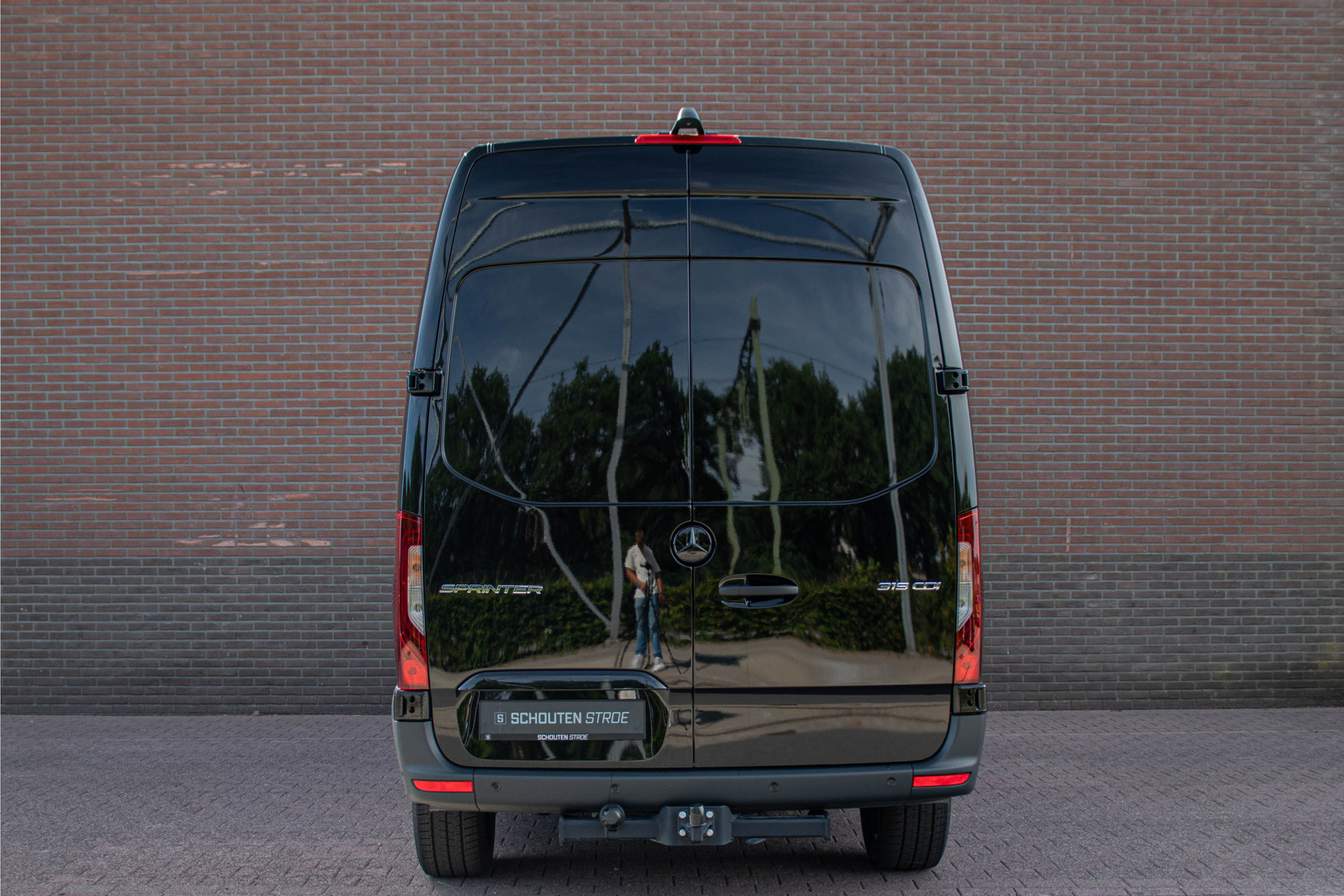 46518122-20.jpg