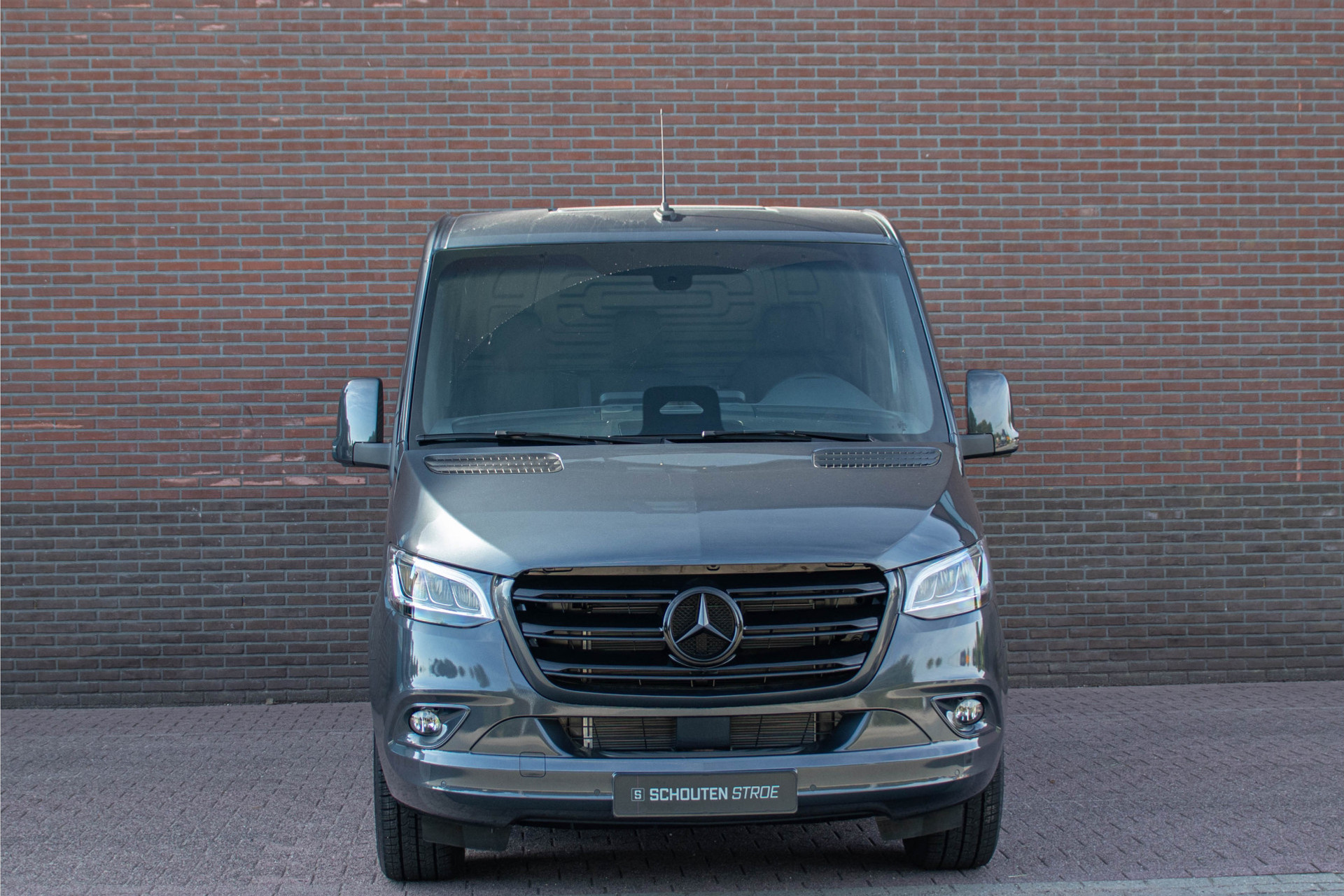 46518979-5.jpg