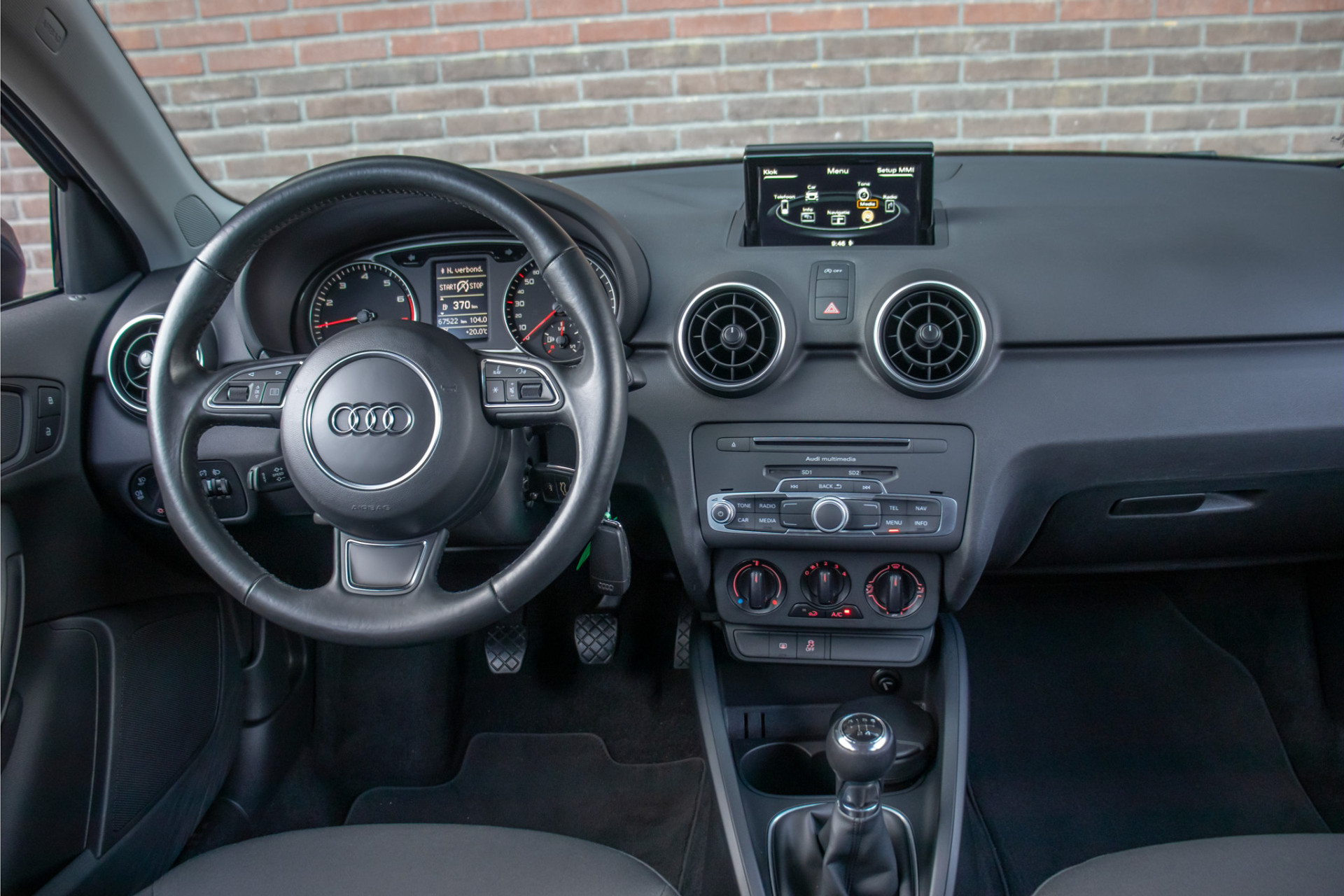47303070-7.jpg