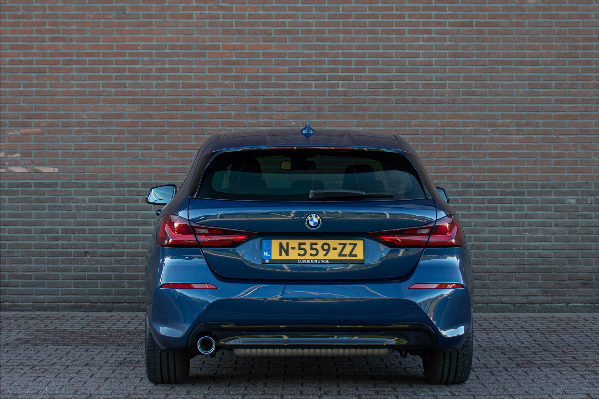 47304093-26.jpg