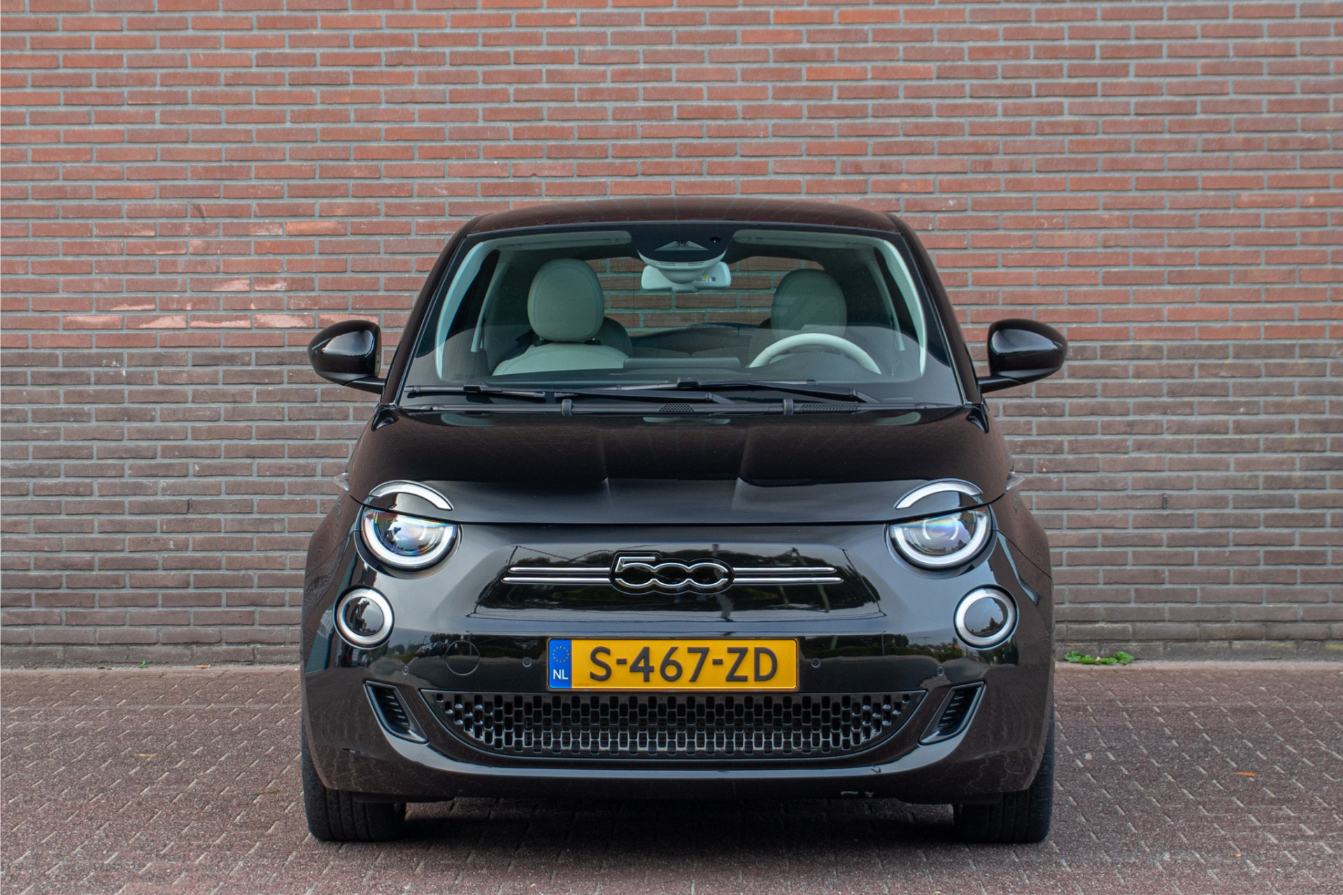 47708542-25.jpg
