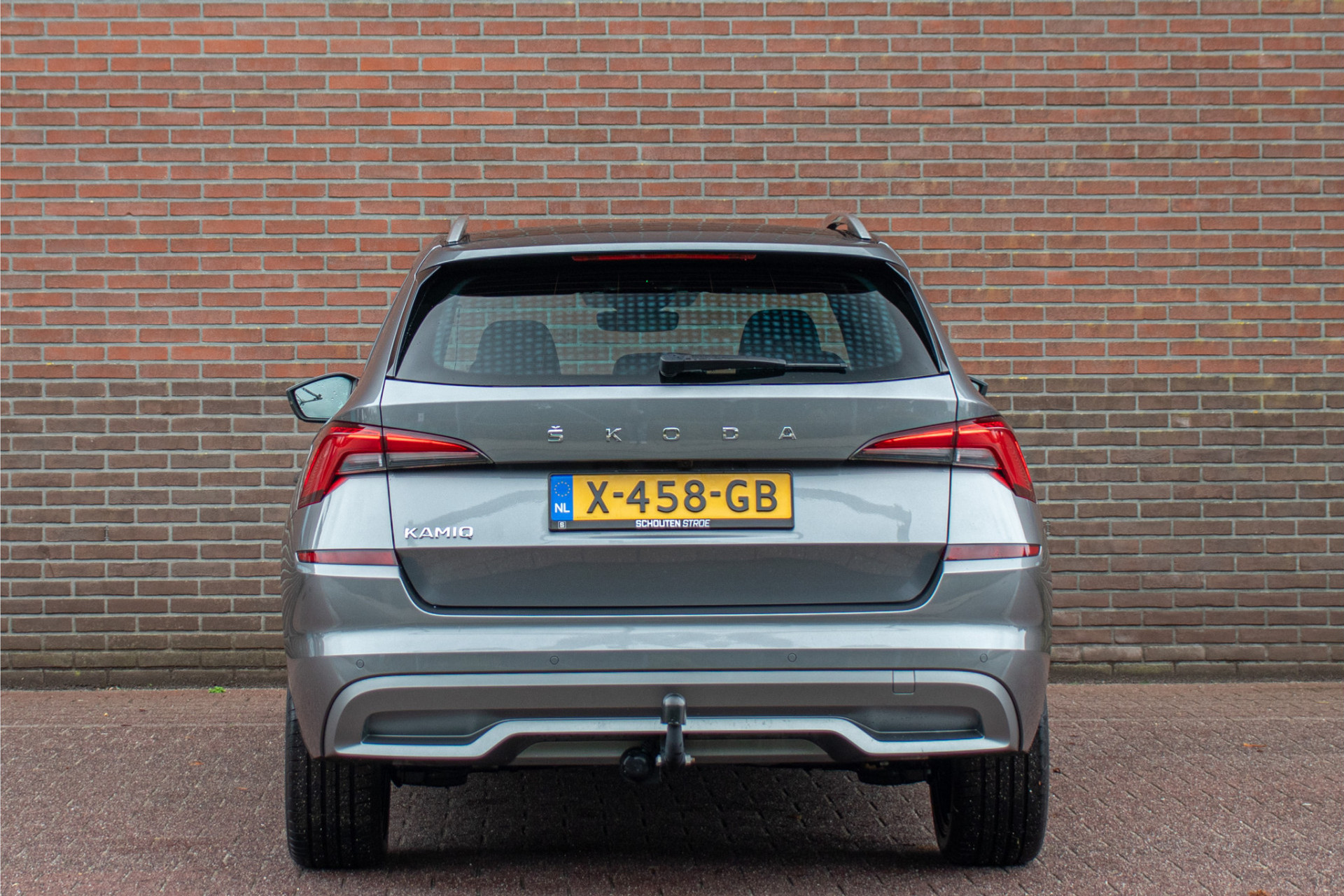 47831809-25.jpg