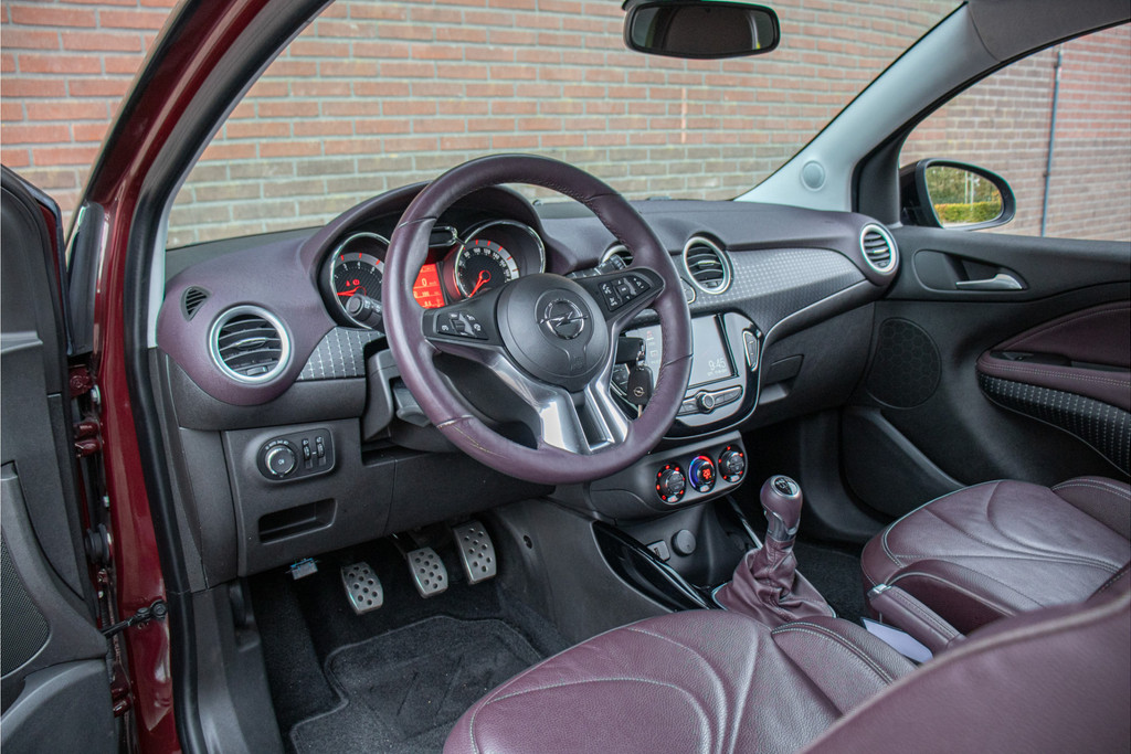 52453377-1.jpg