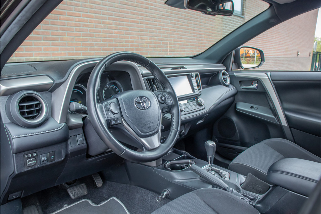 52611057-1.jpg