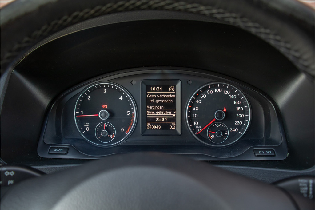 54599888-2.jpg