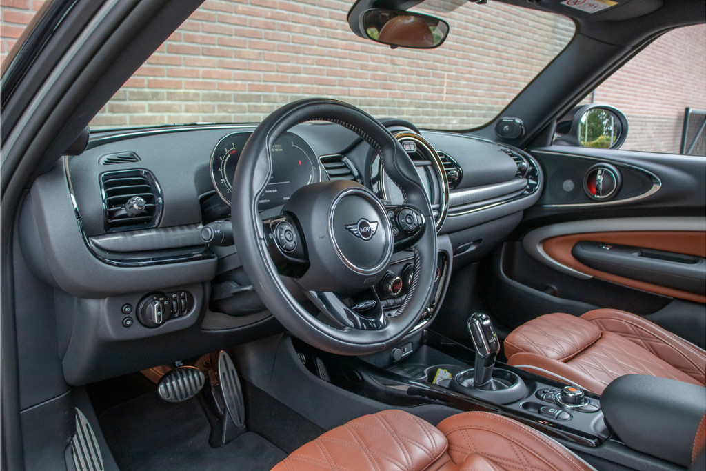 56224108-1.jpg