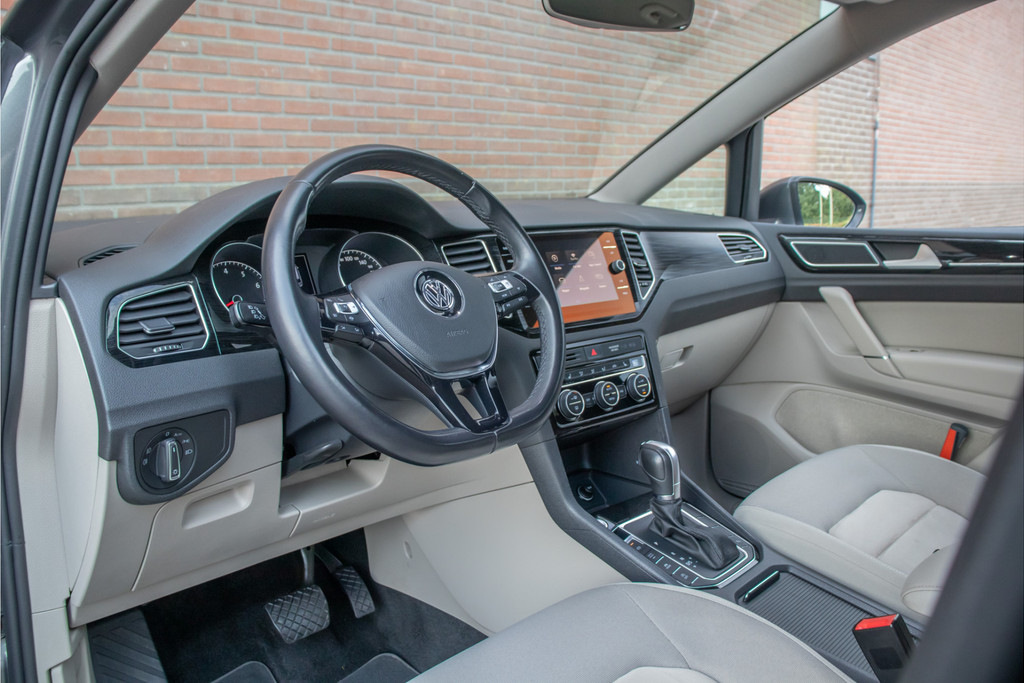 56227441-1.jpg