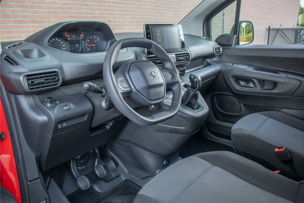 56497243-1.jpg