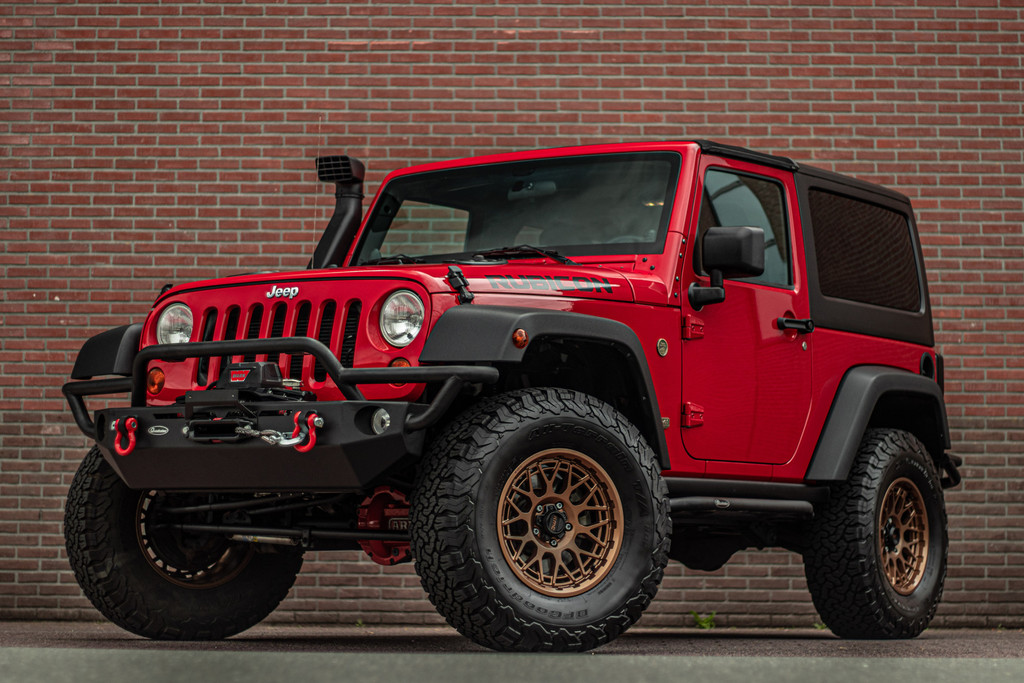 56506530-33.jpg