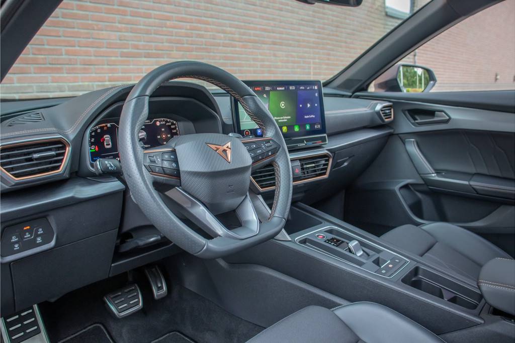 56573328-1.jpg