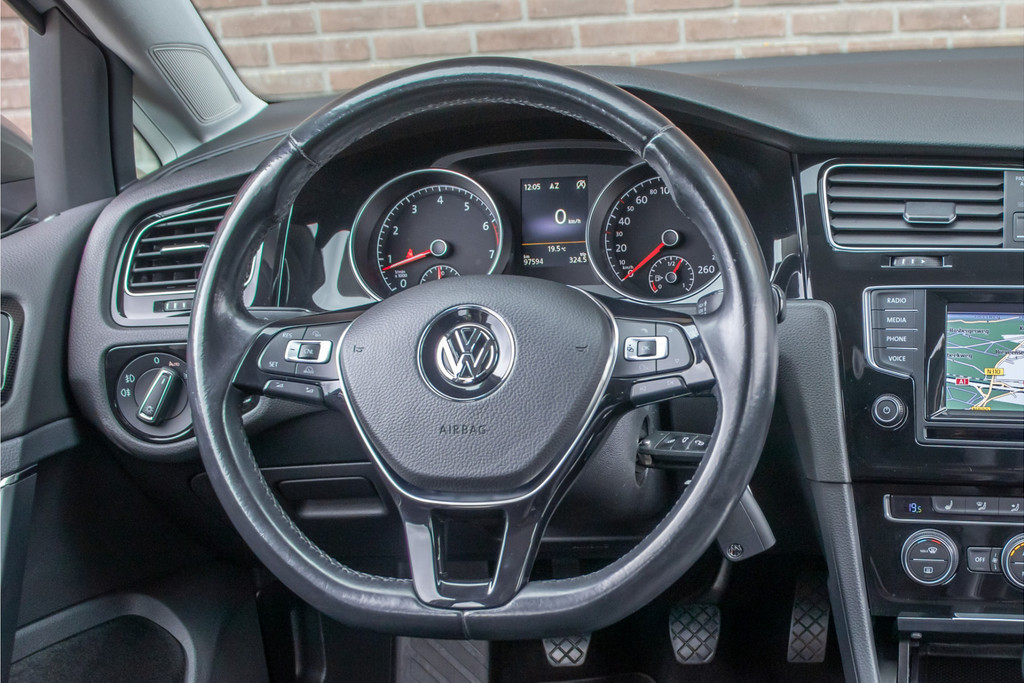 56852496-2.jpg