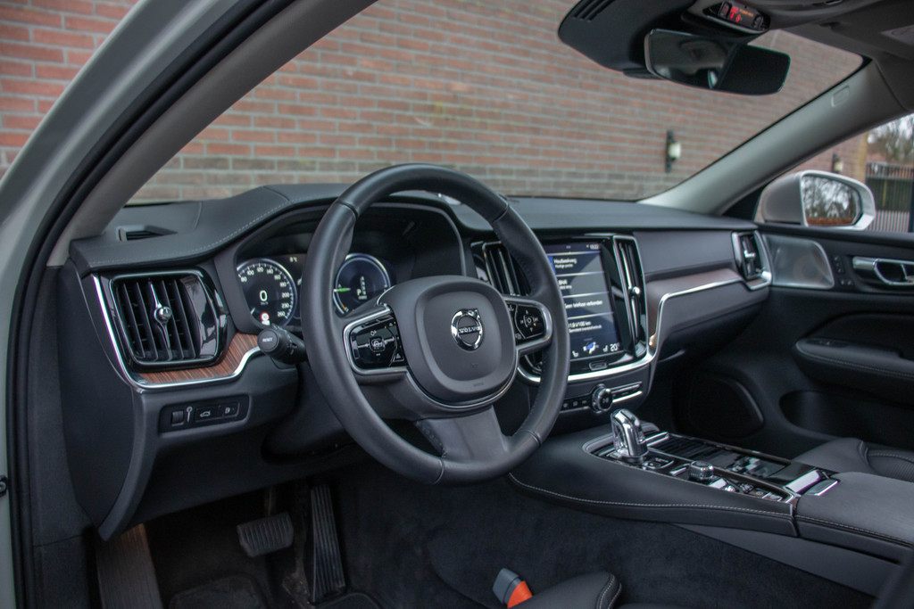 57171734-1.jpg